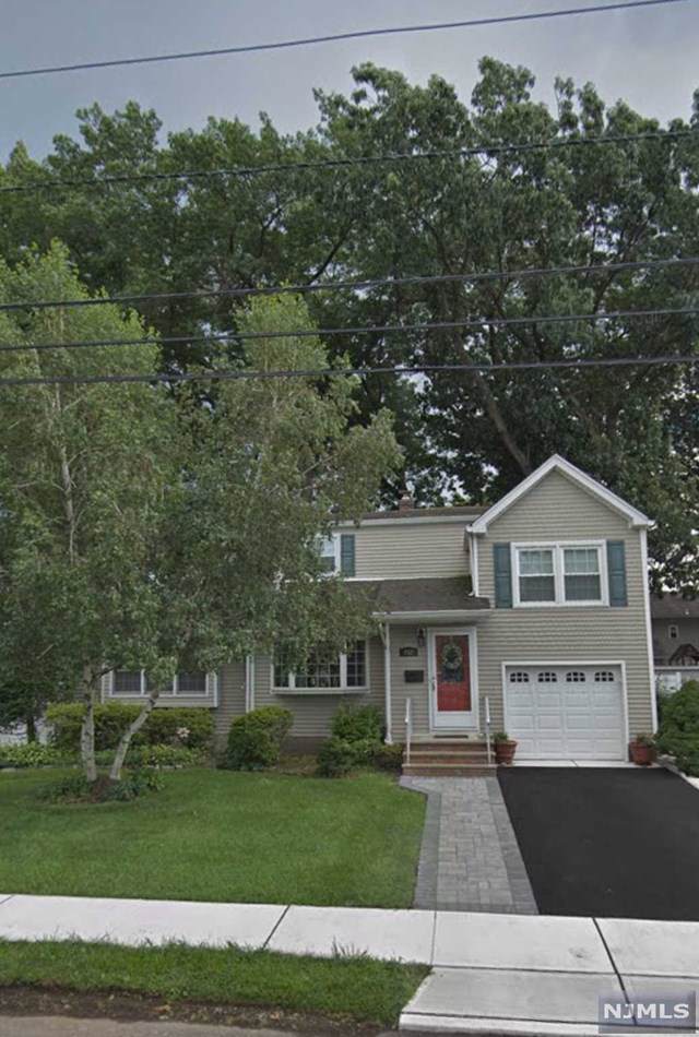 252 Hayes Drive - Photo 1