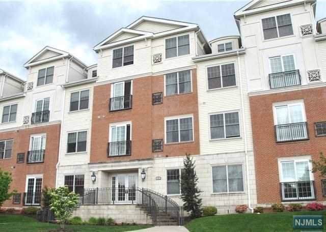 3101 The Plaza - Photo 1