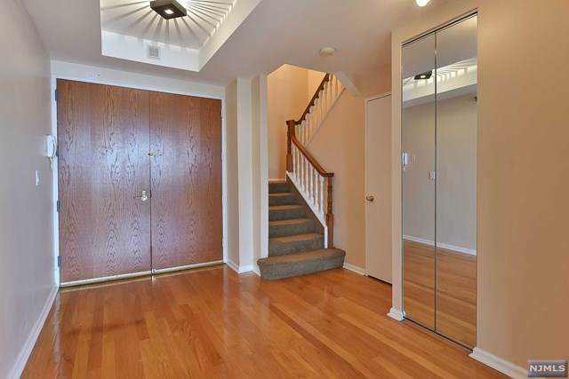 100 Carlyle Drive - Photo 1