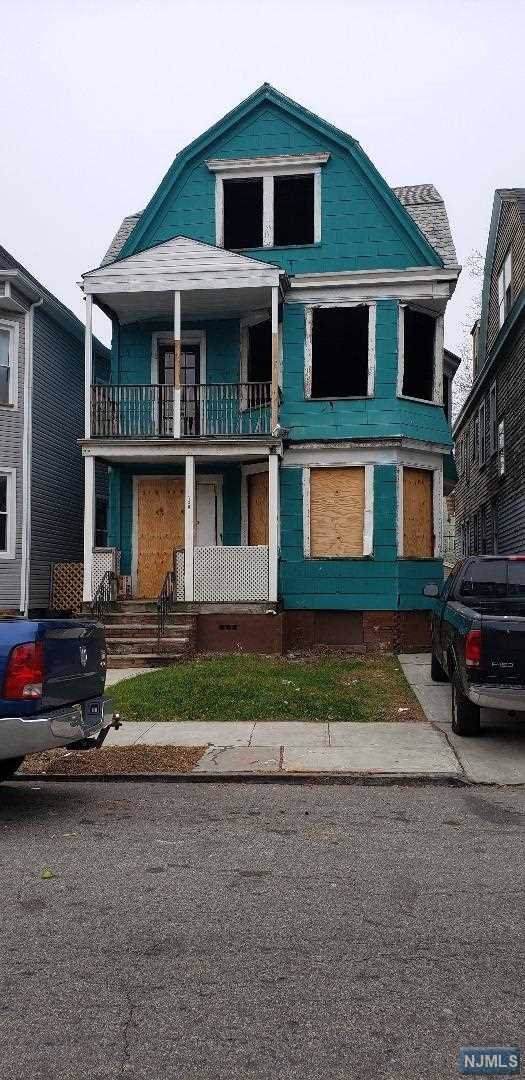 186 17th Street - Photo 1