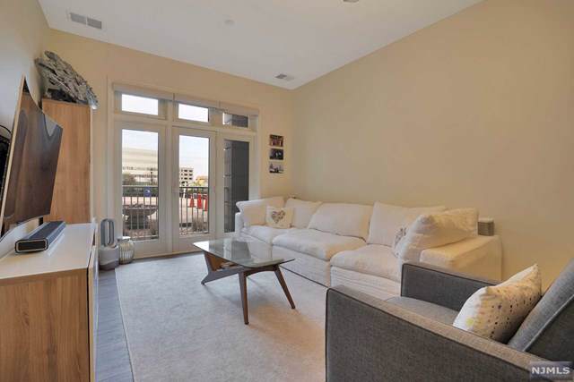 7400 River Road - Photo 1