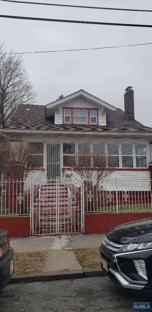 338-340 9th Avenue - Photo 1
