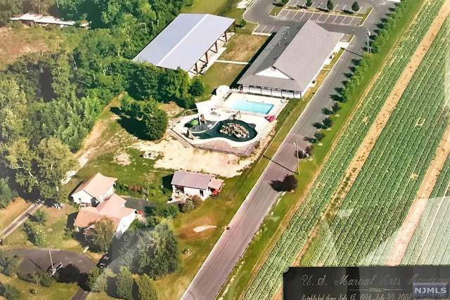 3390 Oak Road - Photo 1