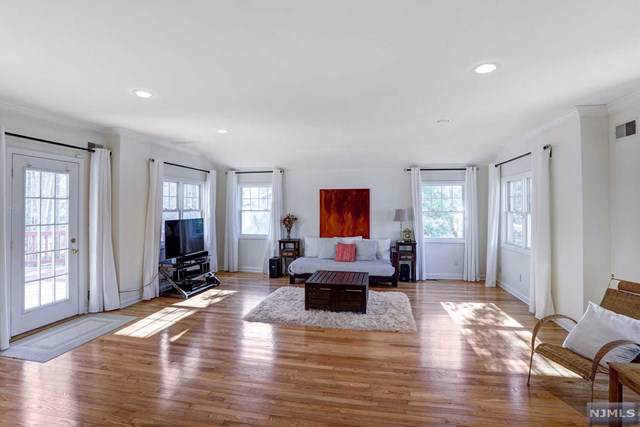 16 Falcon Road - Photo 1