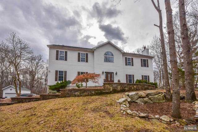 85 Pinewood Drive - Photo 1