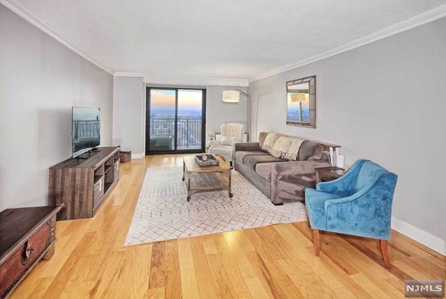 7855 Boulevard East - Photo 1