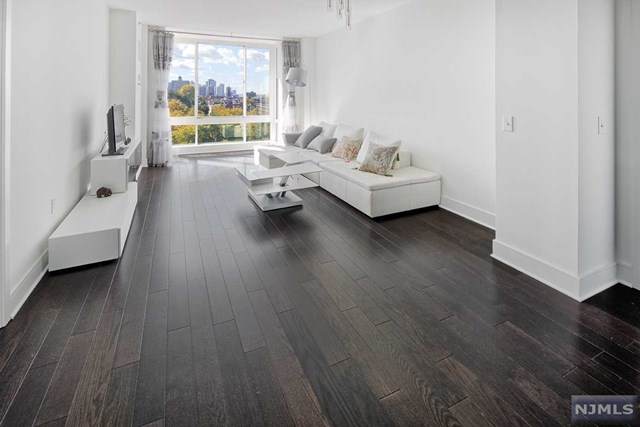 1100 Maxwell Lane - Photo 1