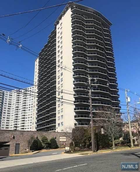 2077 Center Avenue - Photo 1