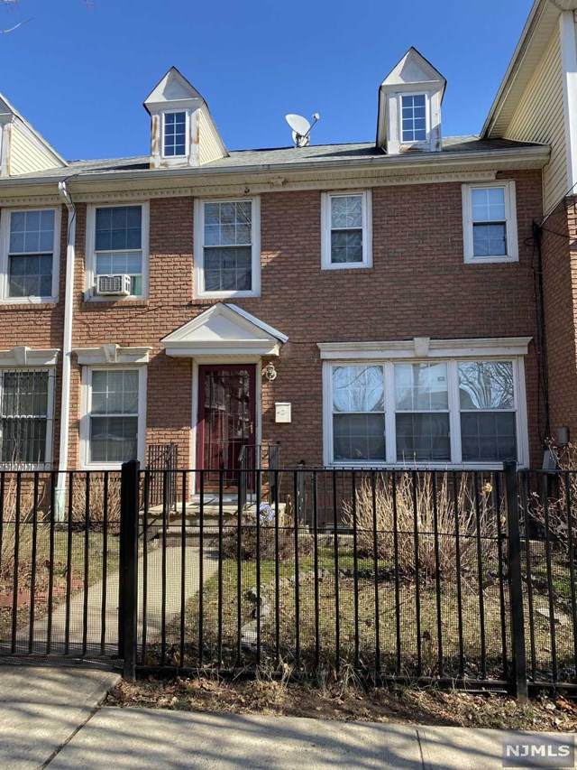 16 Blum Street - Photo 1