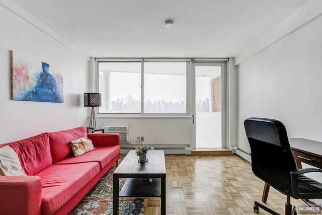 899 Boulevard East - Photo 1