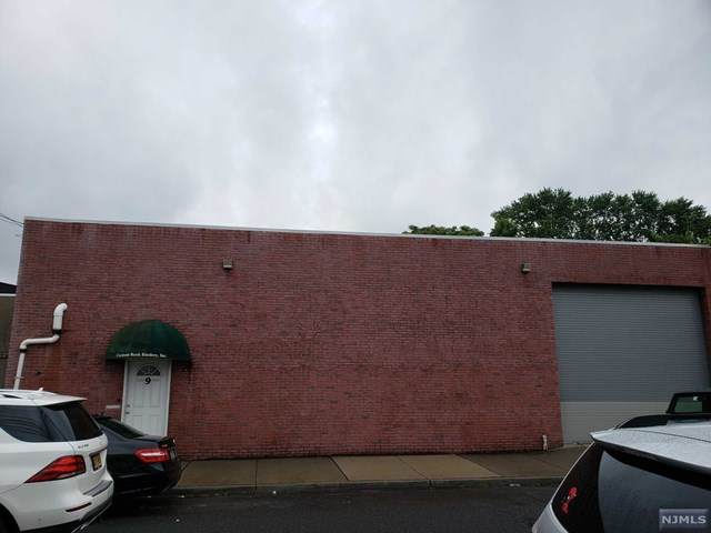 9 Sheridan Avenue - Photo 1