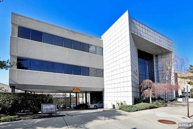 605 Broad Avenue - Photo 1