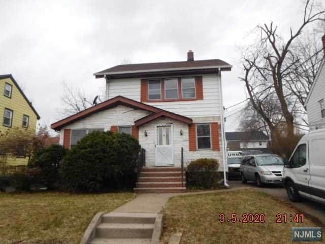 1172 Katherine Street - Photo 1