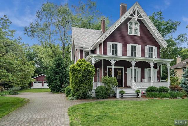 437 Grove Street - Photo 1