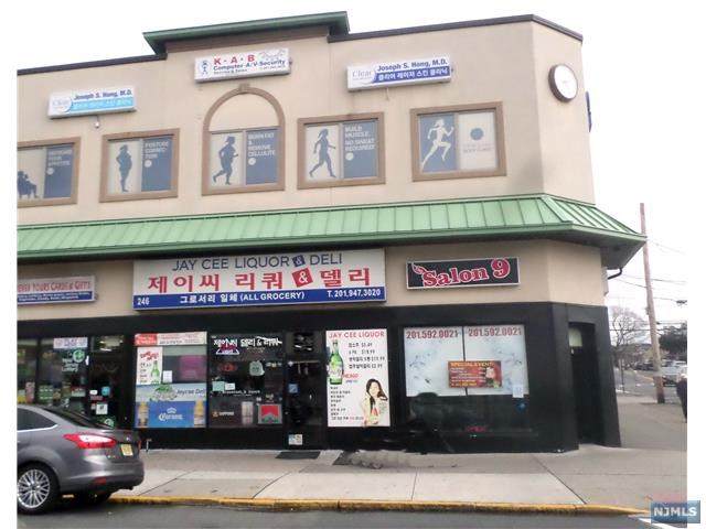244-246 Broad Avenue - Photo 1