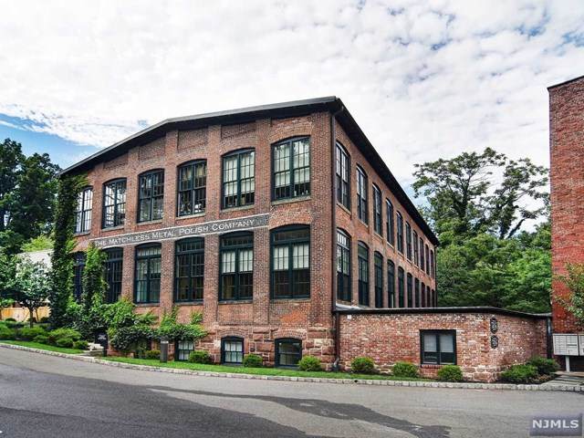 25 Clark Street - Photo 1