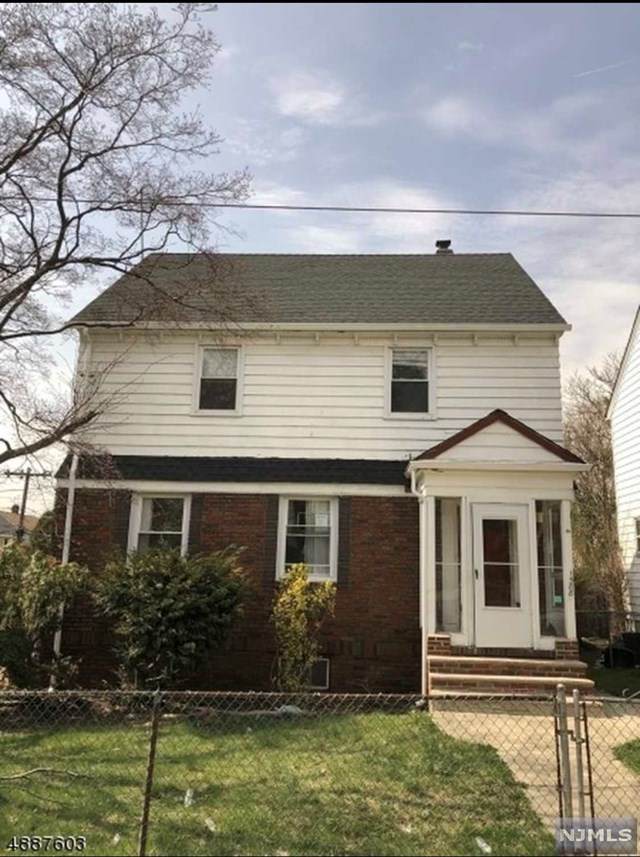 1588 Wyndmoor Avenue - Photo 1