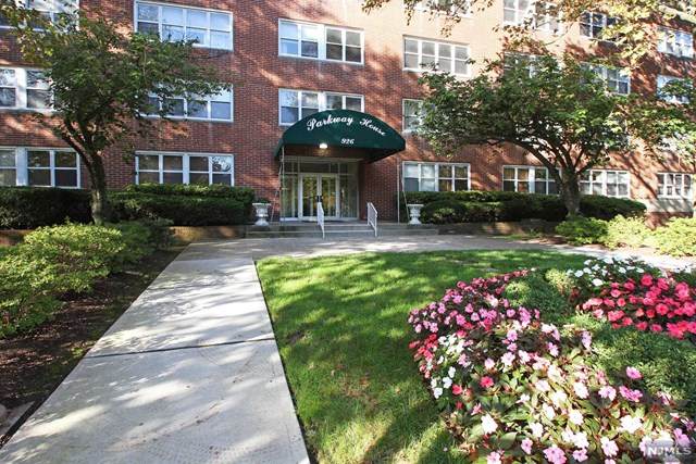 926 Bloomfield Avenue - Photo 1