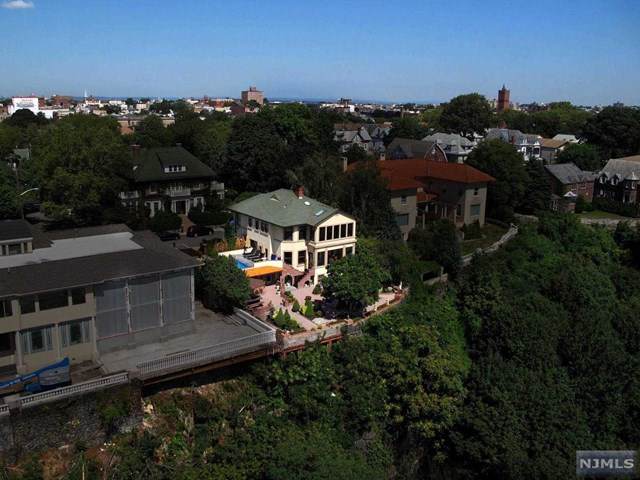 25 Kingswood Road - Photo 1