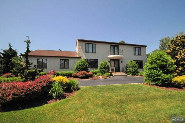 1 Windsor Court - Photo 1