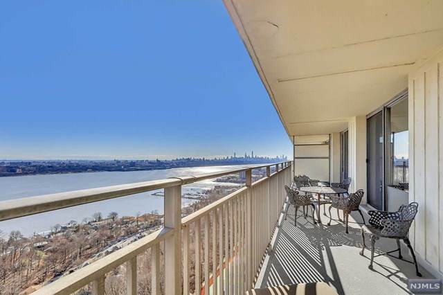 1530 Palisade Avenue - Photo 1