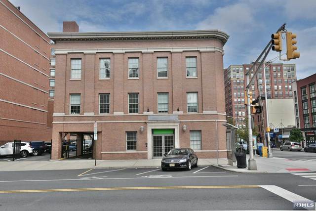 1401 Washington Street - Photo 1