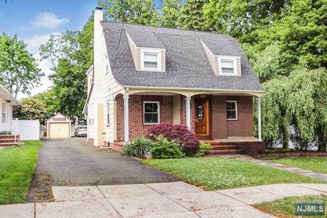 221 Washington Place - Photo 1