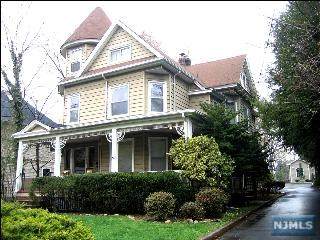 211 Woodside Avenue - Photo 1
