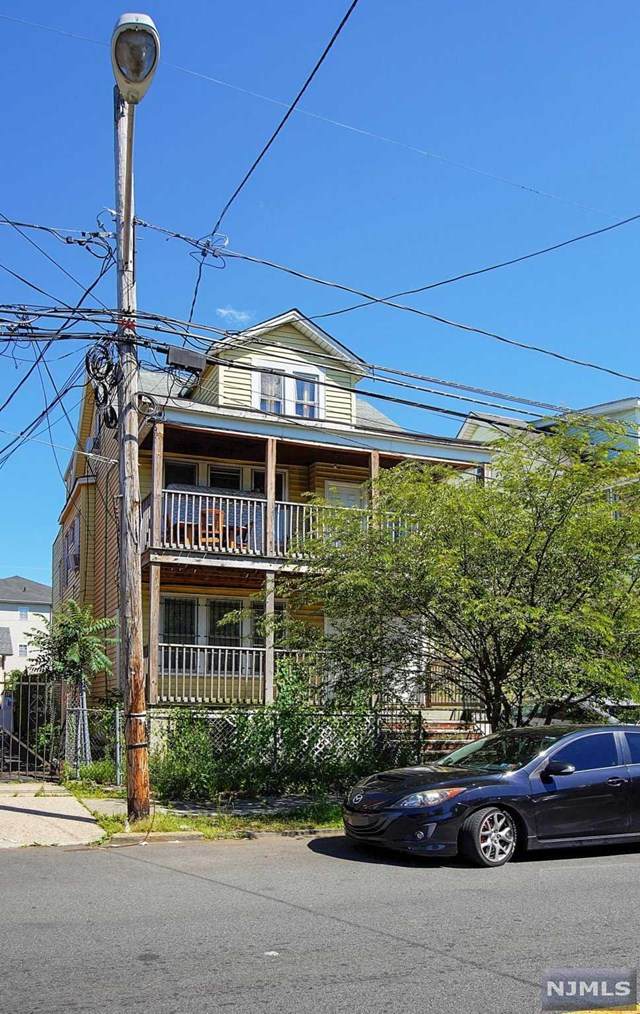 306 10th Street - Photo 1