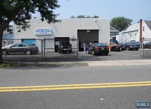 952 Paterson Avenue - Photo 1