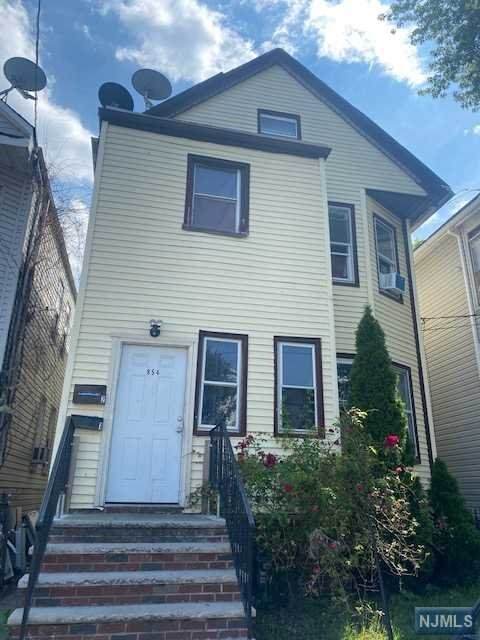 854 Bond Street - Photo 1