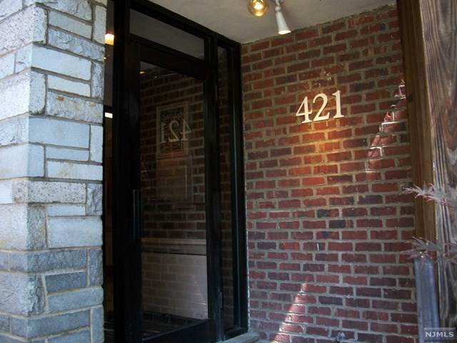 421 Park Place - Photo 1
