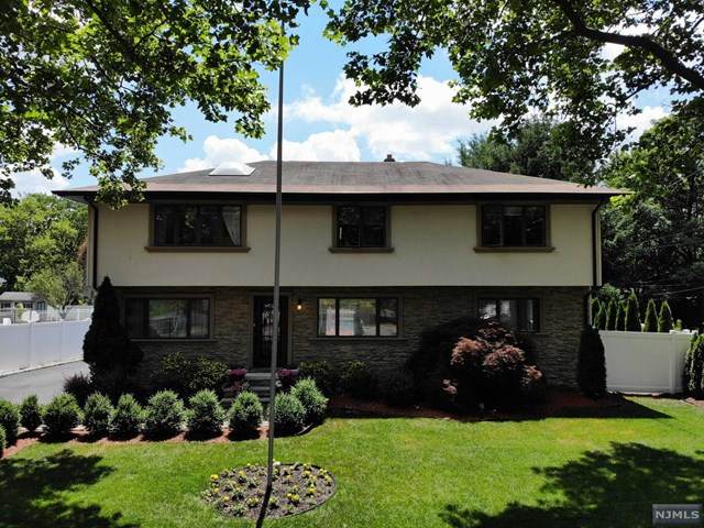 92 Regis Court - Photo 1