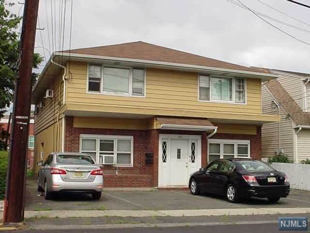 215 Ray Street - Photo 1