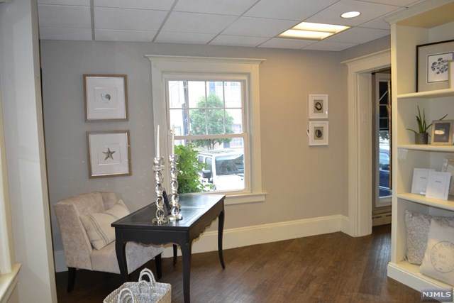 88 Chestnut Street - Photo 1