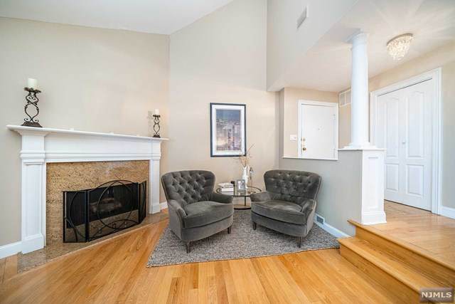 618 Sanderling Court - Photo 1
