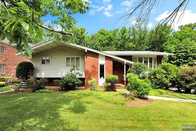 284 Castle Drive - Photo 1