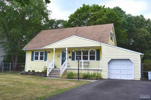 39 Greenview Drive - Photo 1