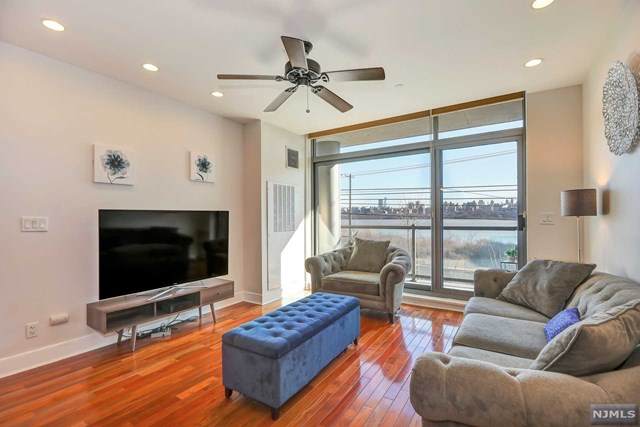 8125 River Road - Photo 1