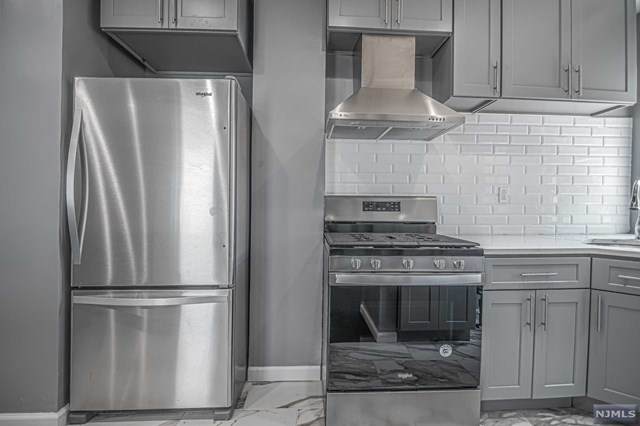 520 Grove Street - Photo 1