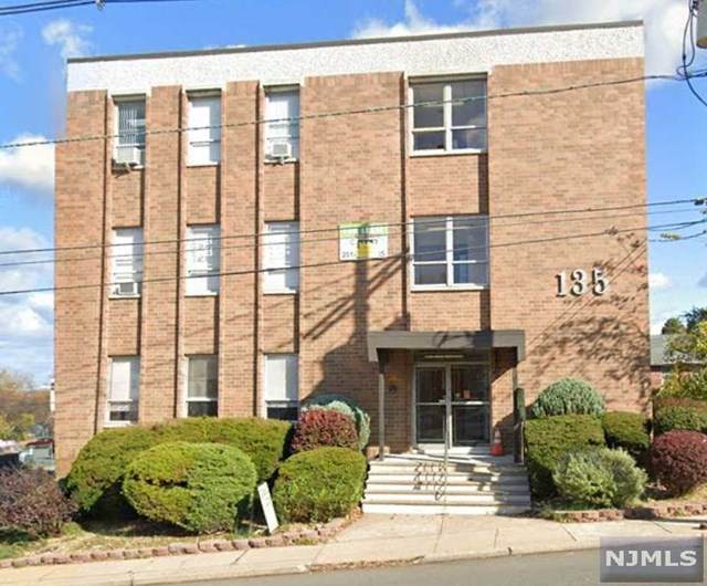 135 Fort Lee Road - Photo 1