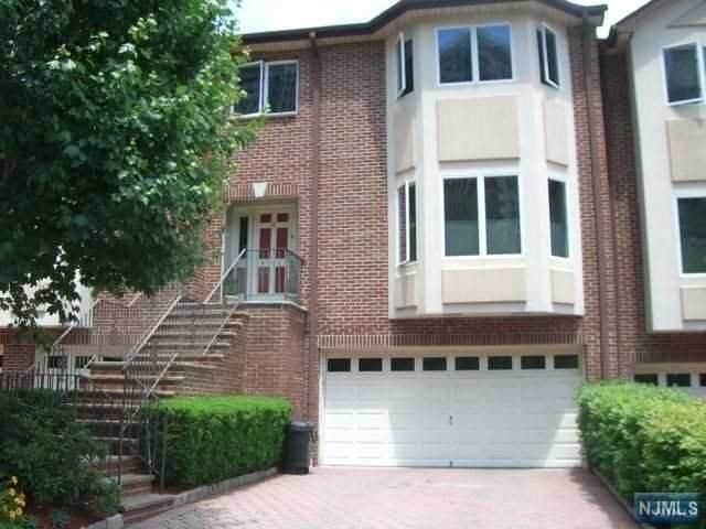 4 Tower Drive - Photo 1