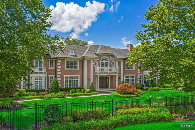 112 Garden Court - Photo 1