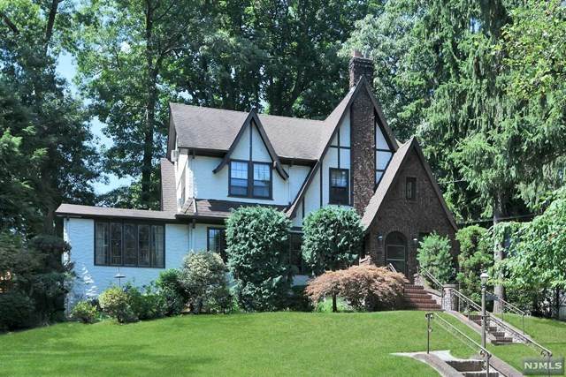 826 Hillcrest Road - Photo 1