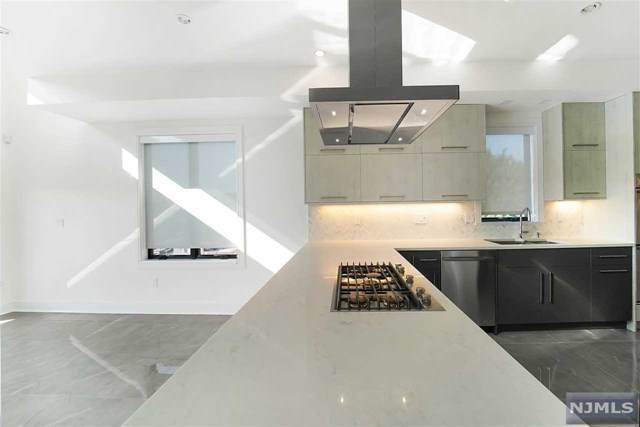 290 Griffith Street - Photo 1