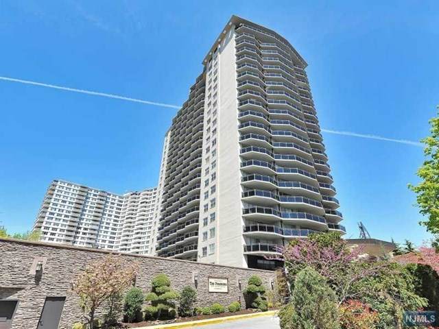 2077 Center Avenue - Photo 1