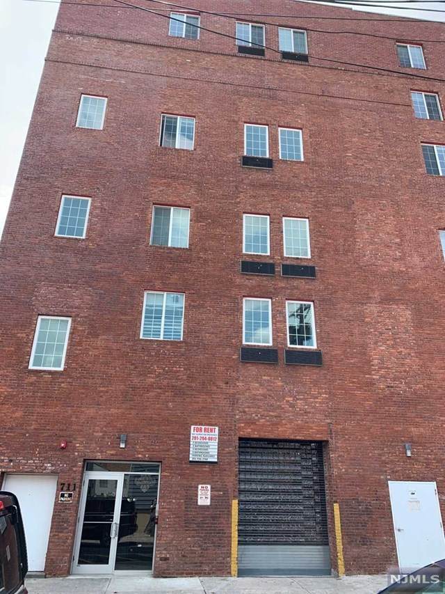 711 Sip Street - Photo 1