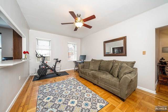 875 Boulevard East - Photo 1
