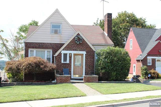439 Van Renssalaer Court - Photo 1