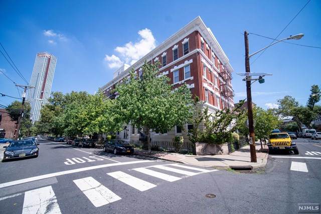 54 Magnolia Avenue - Photo 1